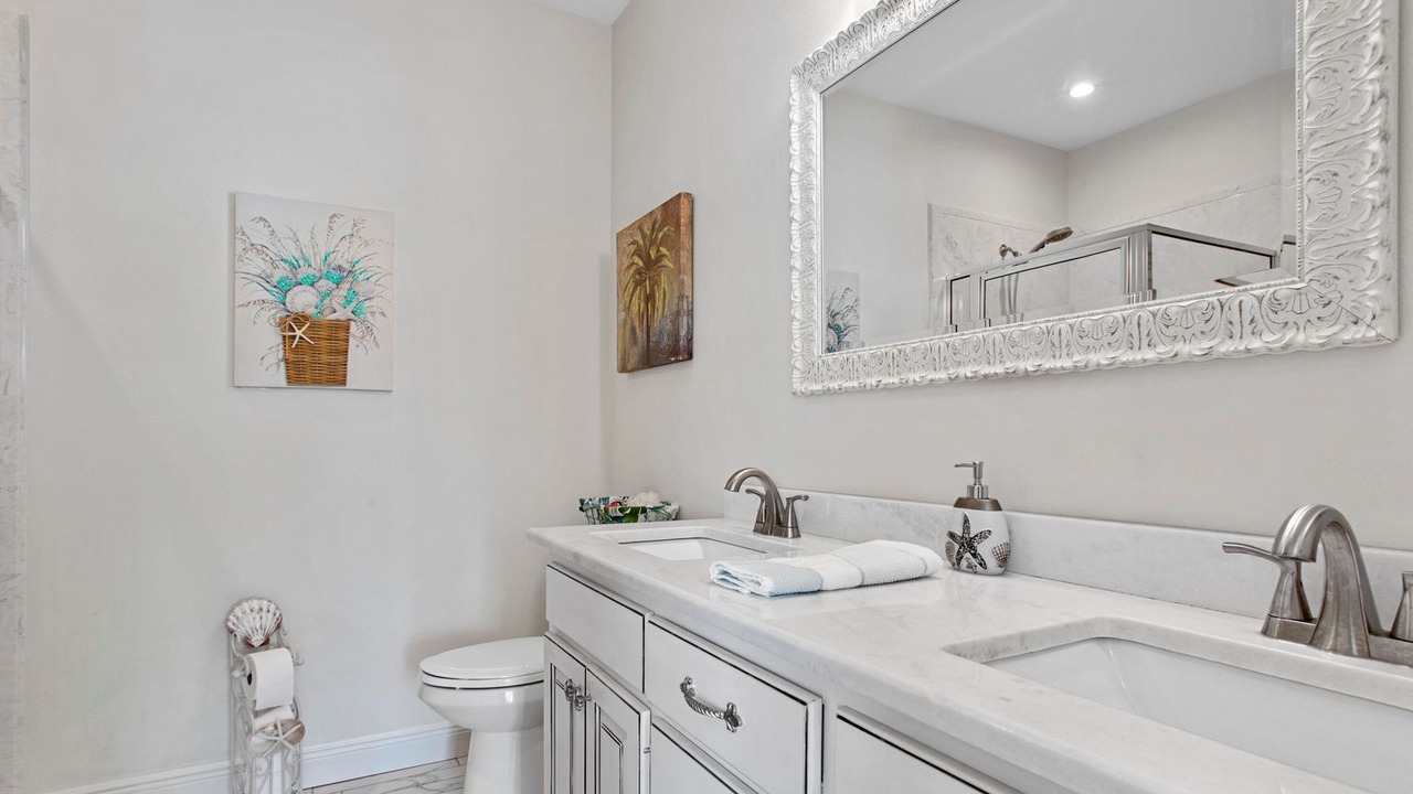 Photo of Bathroom in Henderson Point