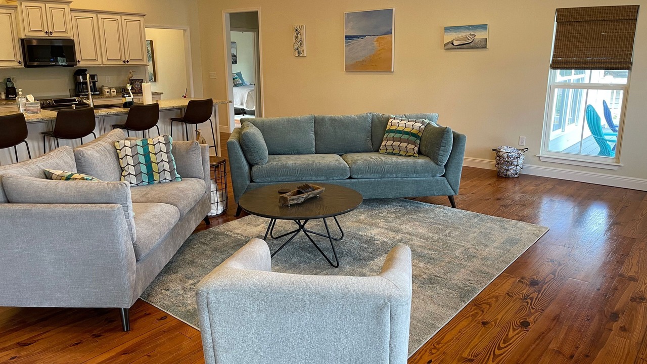 Photo of Livingroom in Henderson Point