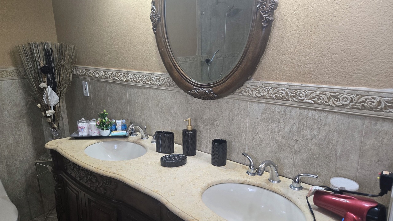 Photo of Bathroom in Hialeah