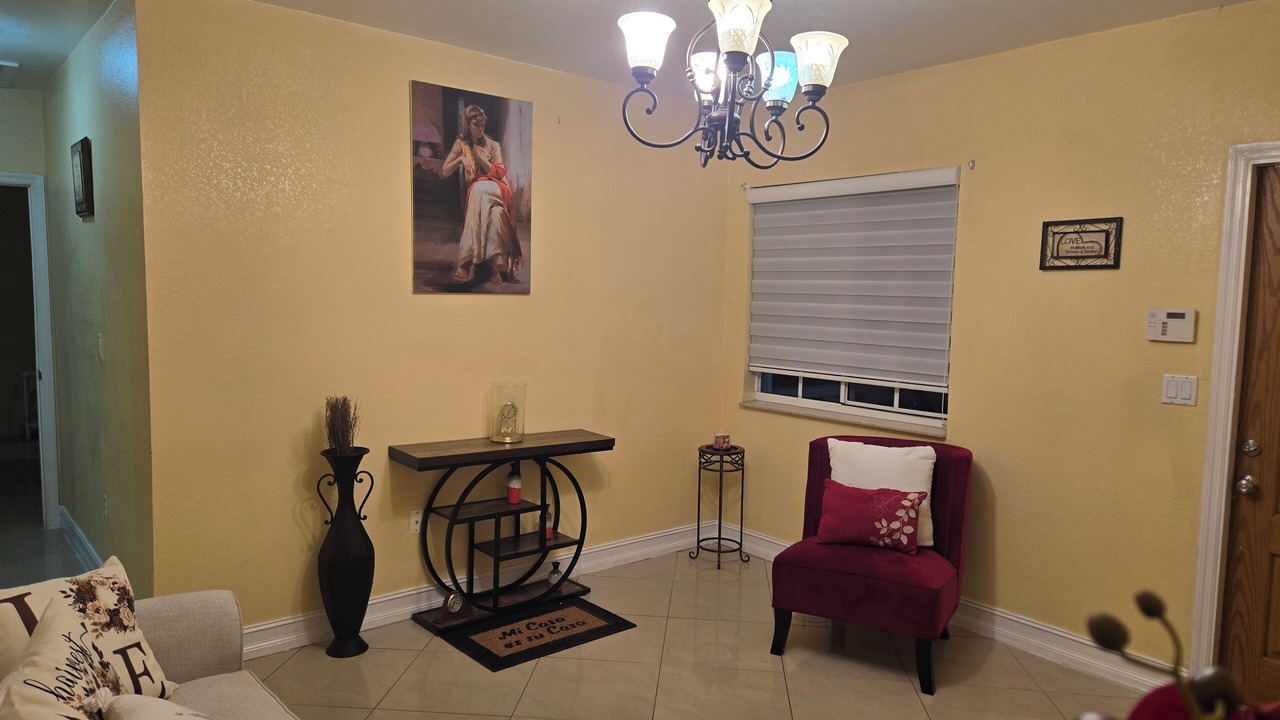 Photo of Livingroom in Hialeah