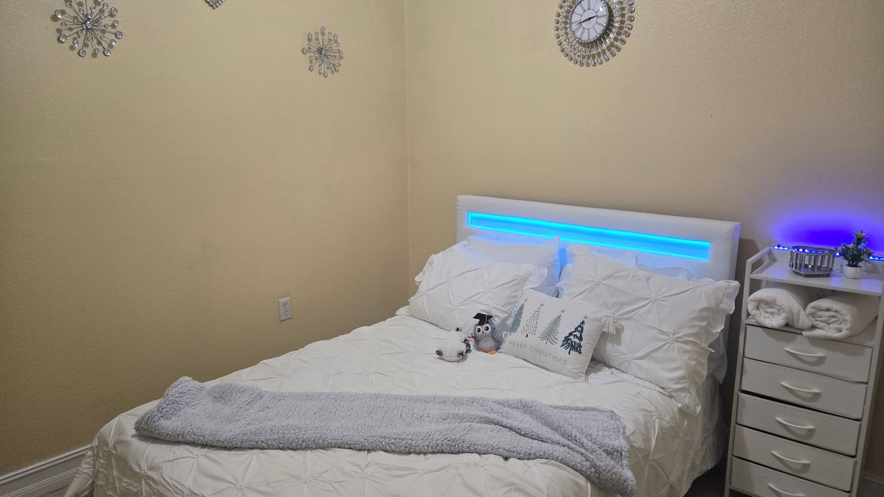 Photo of Bedroom in Hialeah
