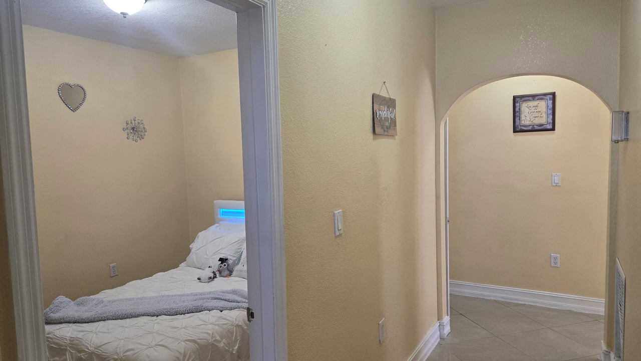 Photo of Bedroom in Hialeah