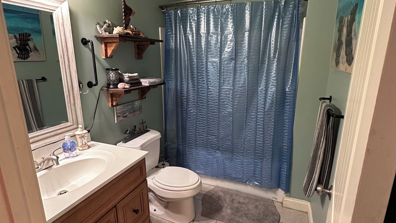 Photo of Bathroom in Moundville