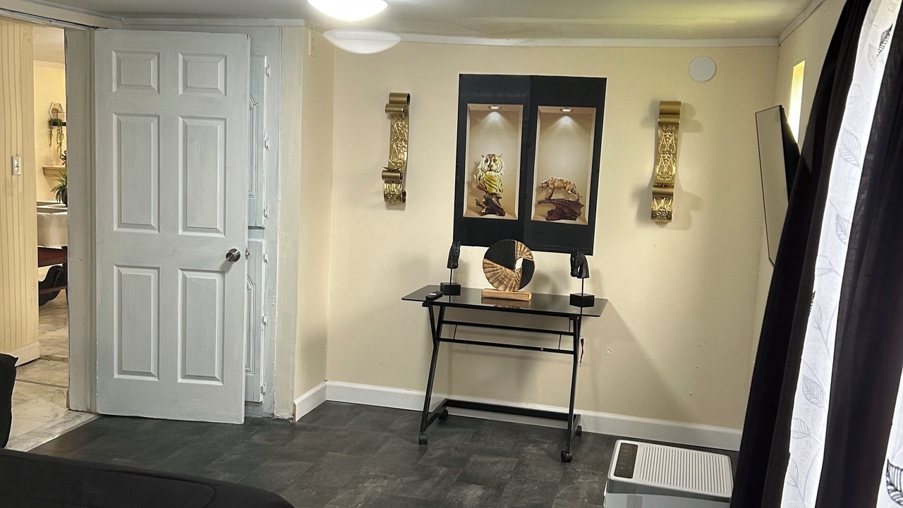 Photo of Bedroom in Enterprise