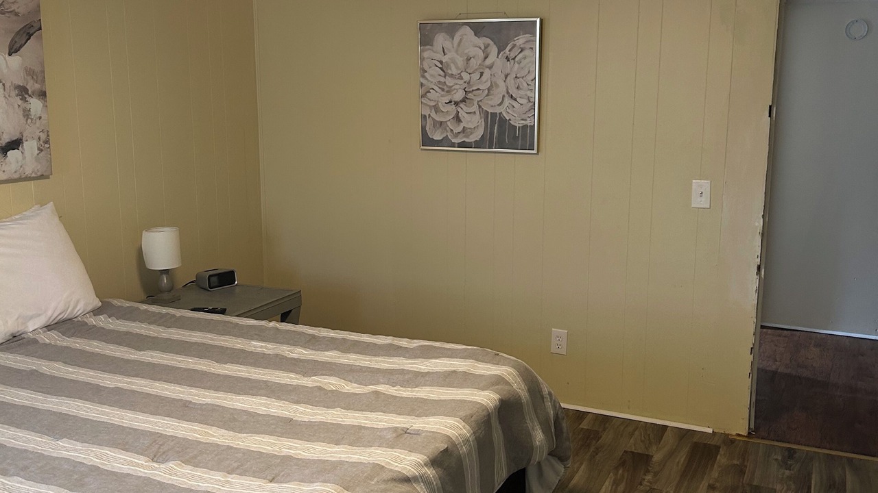 Photo of Bedroom in Enterprise