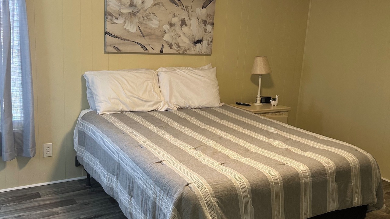 Photo of Bedroom in Enterprise