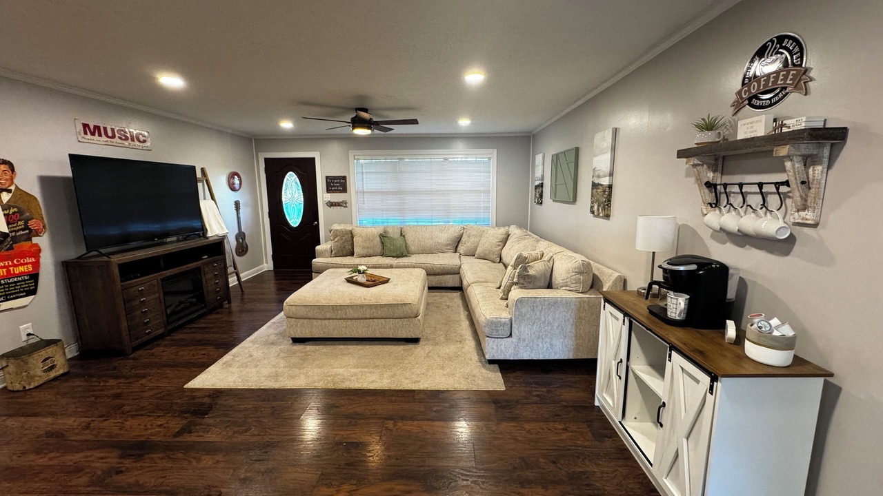 Photo of Livingroom in Muscle Shoals