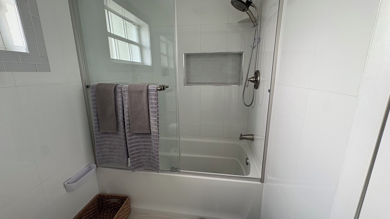 Photo of Bathroom in Hialeah