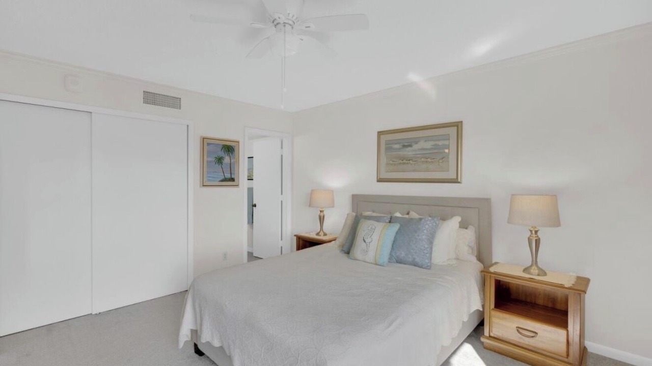 Photo of Bedroom in Mid Island