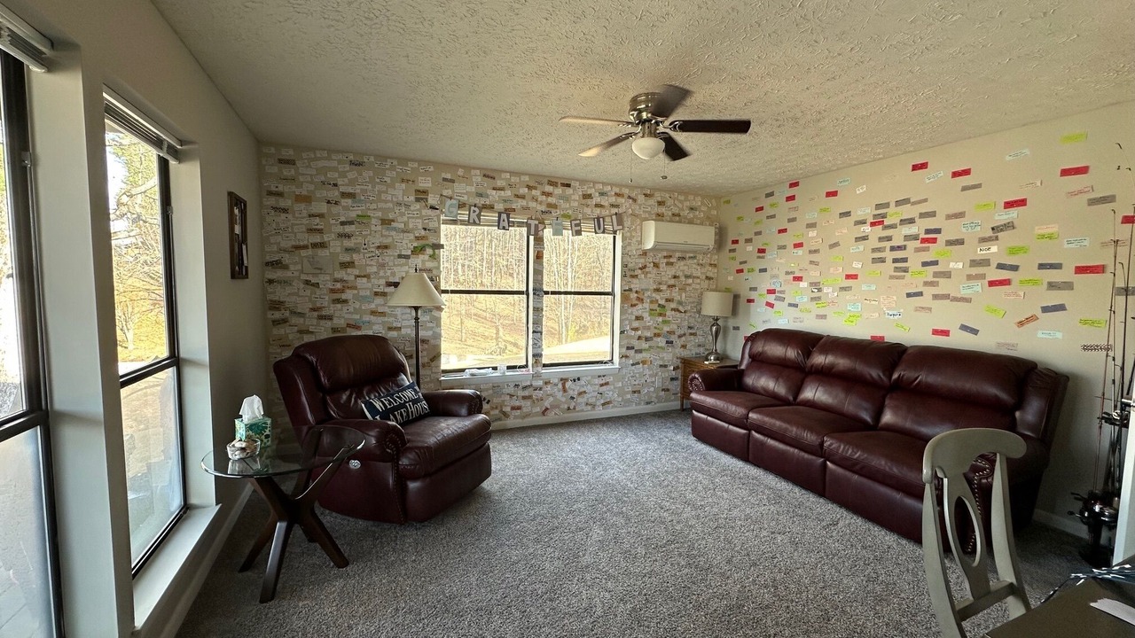 Photo of Livingroom in Little Kowaliga