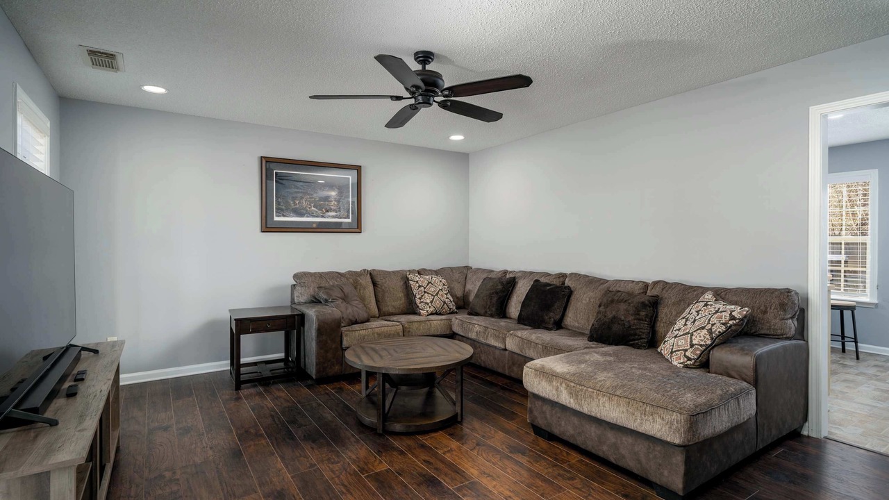 Photo of Livingroom in Cottondale