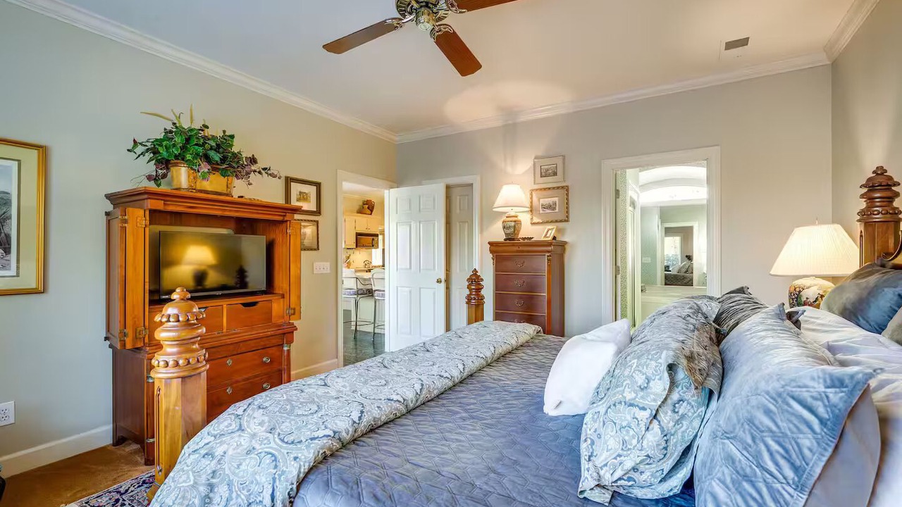 Photo of Bedroom in Guntersville