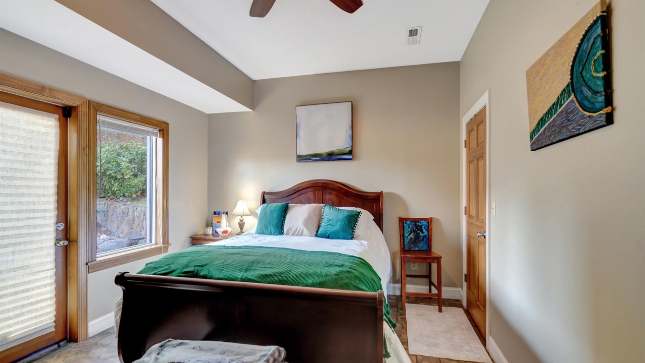 Photo of Bedroom in Guntersville