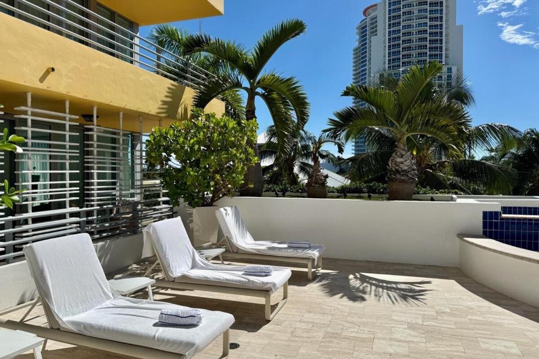 Photo of Patio Balcony in South of Fifth
