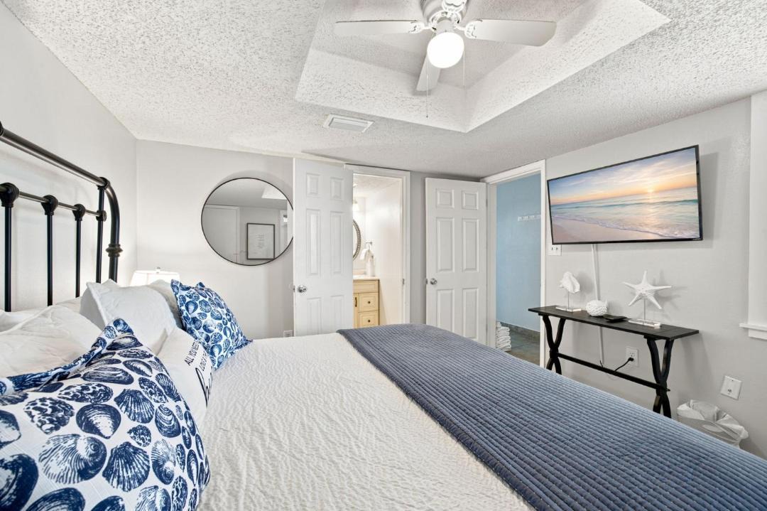 Photo of Bedroom in Orange Beach East