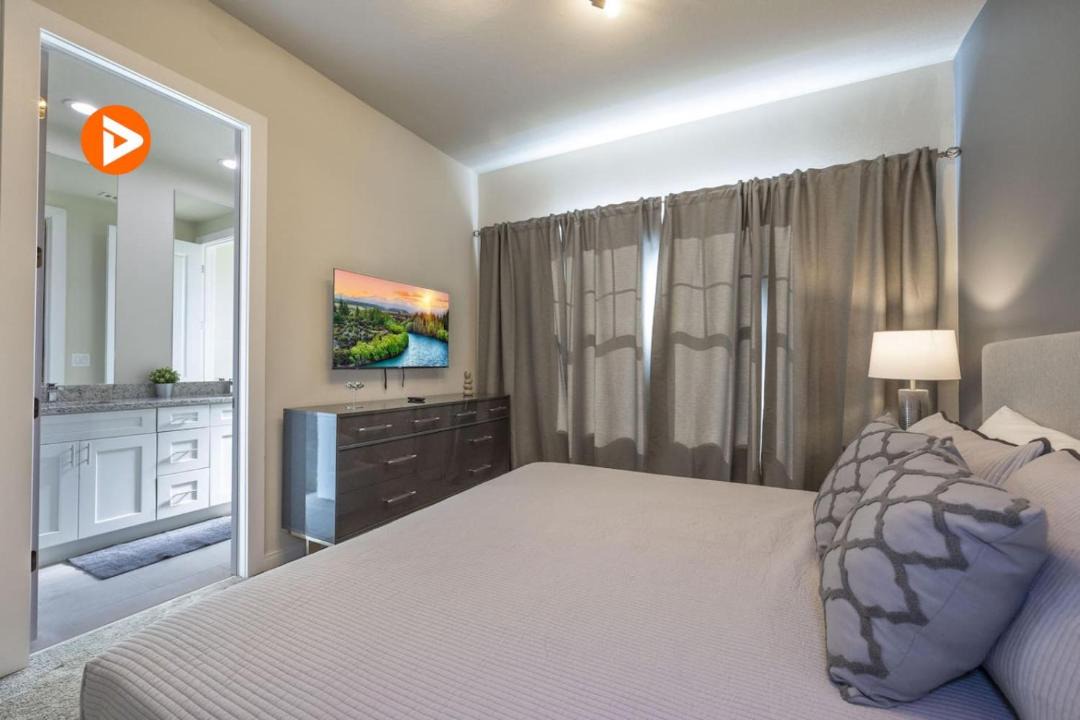 Photo of Bedroom in Bay Lake