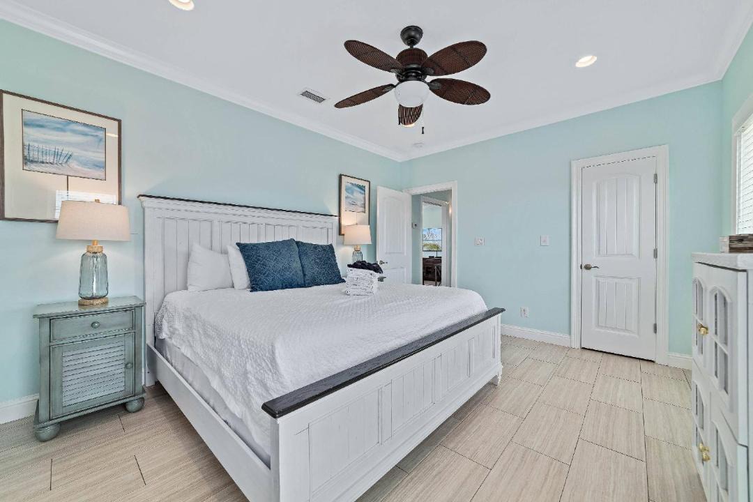Photo of Bedroom in Surf Side Shores