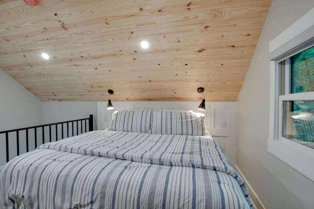 Photo of Bedroom in Groveoak