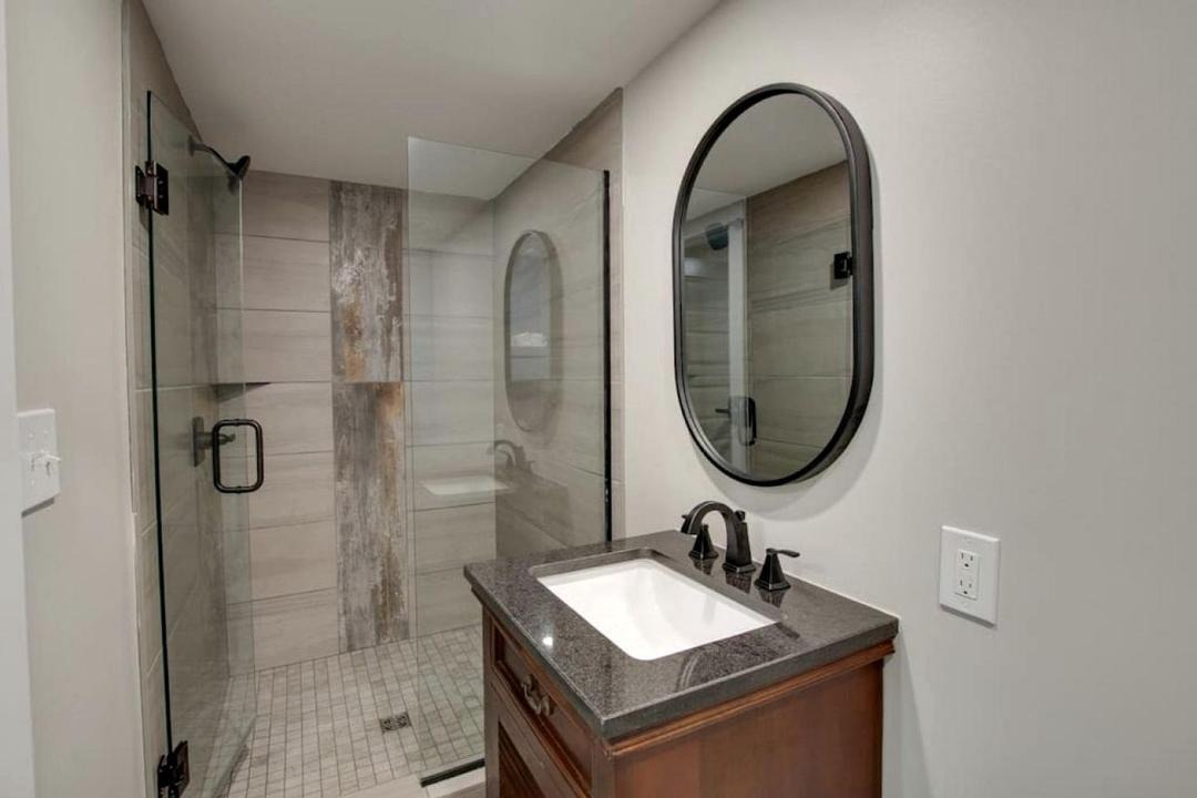 Photo of Bathroom in Groveoak