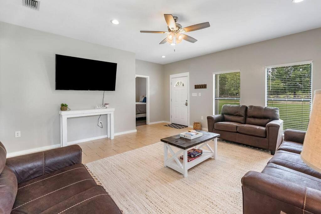 Photo of Livingroom in Grand Bay