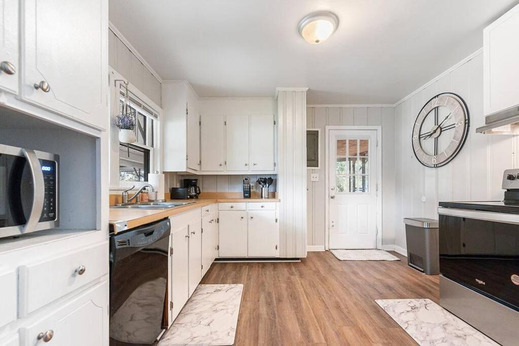 Photo of Kitchen in Saint Elmo