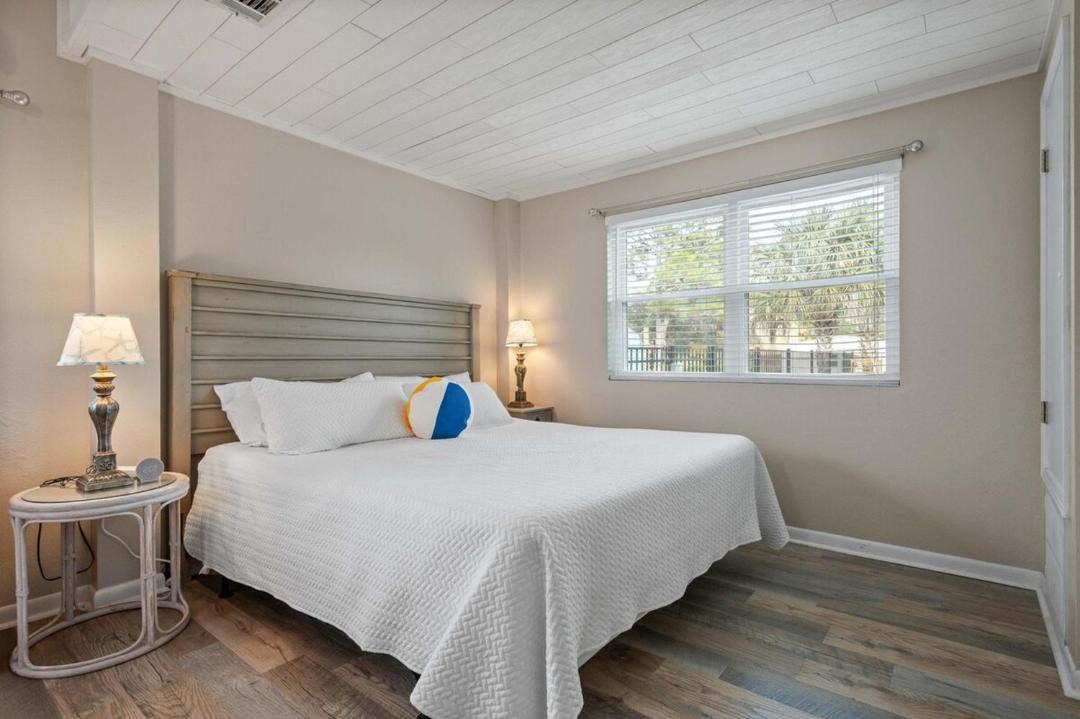 Photo of Bedroom in Surf Side Shores