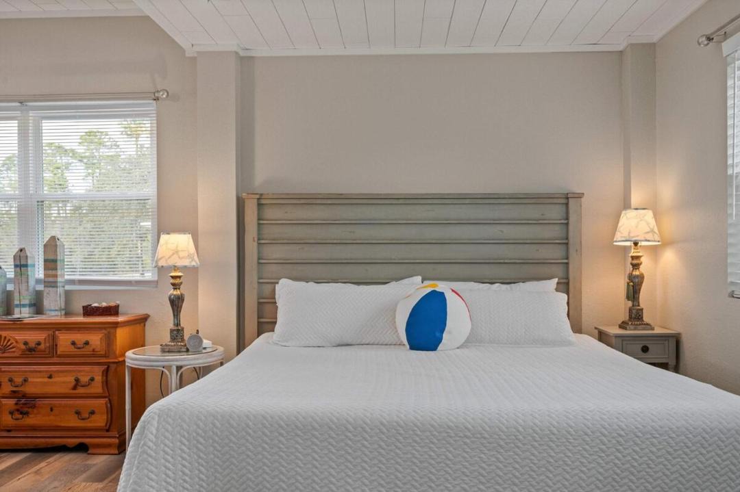 Photo of Bedroom in Surf Side Shores