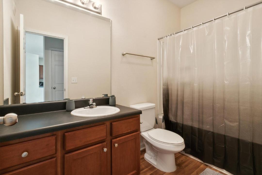 Photo of Bathroom in Valley