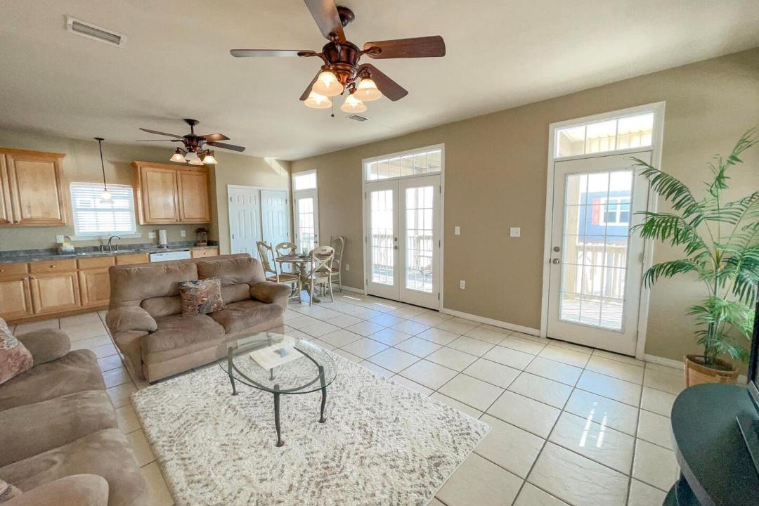 Photo of Livingroom in Dauphin Island