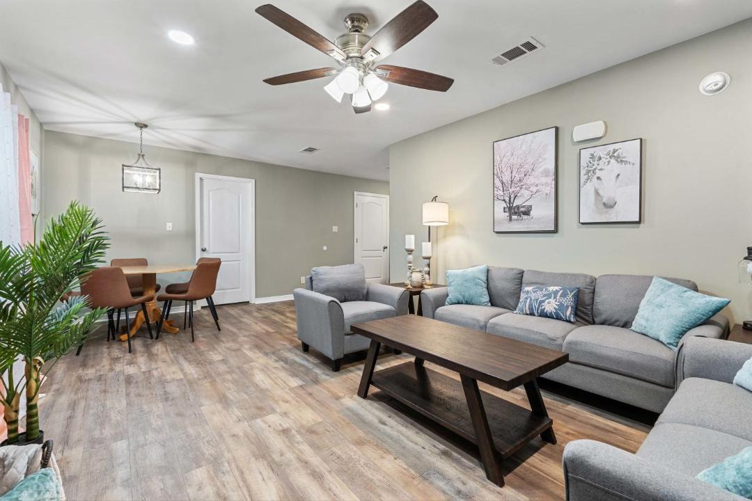 Photo of Livingroom in Mobile