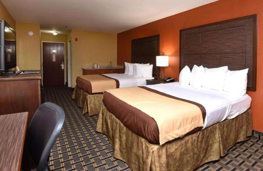 Photo of Others in Zachary