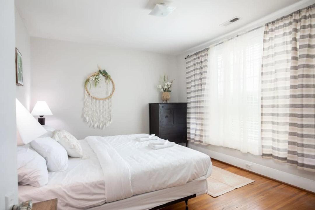 Photo of Bedroom in Redmont Park