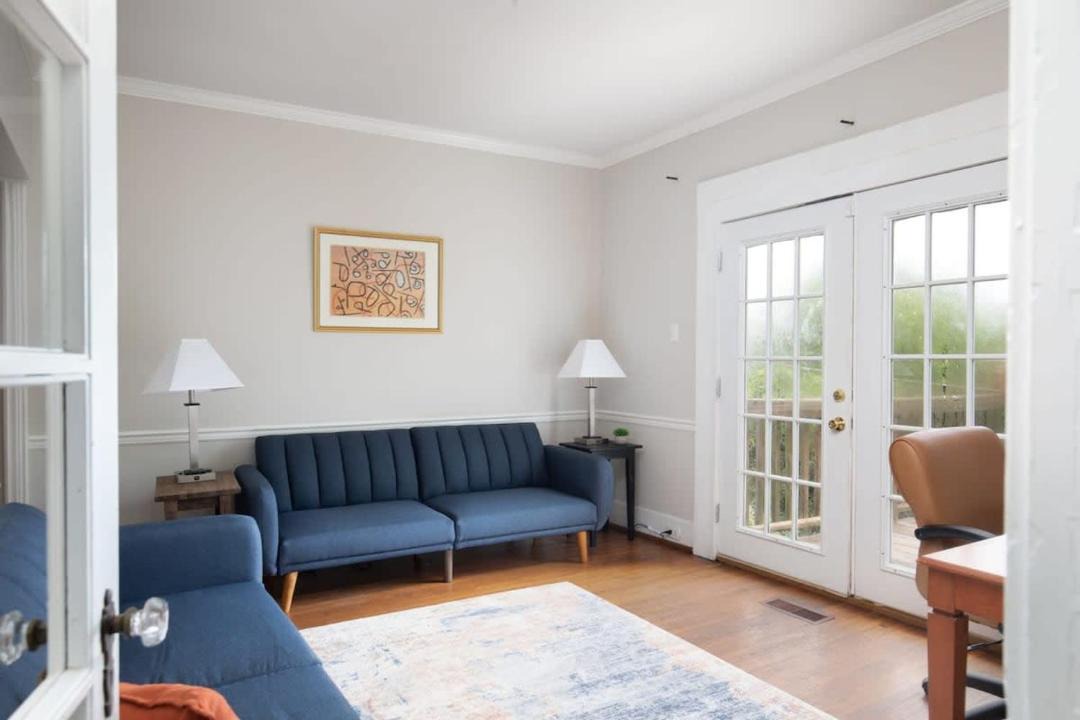 Photo of Livingroom in Redmont Park