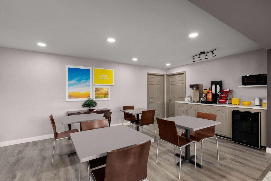 Photo of Livingroom in Childersburg