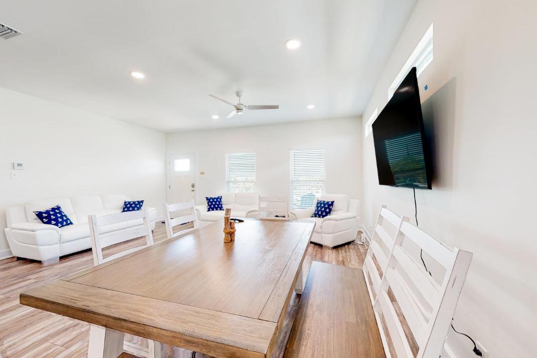 Photo of Livingroom in Dauphin Island