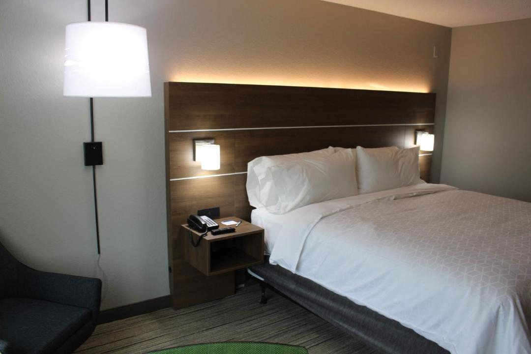 Photo of Bedroom in Enterprise