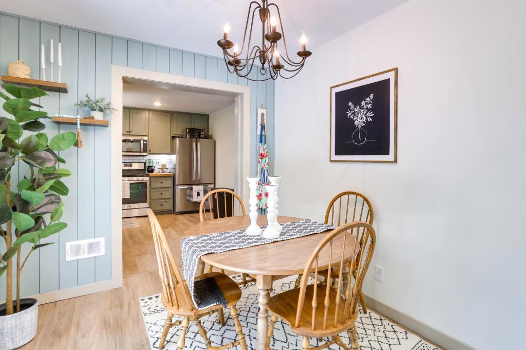 Photo of Livingroom in Moody