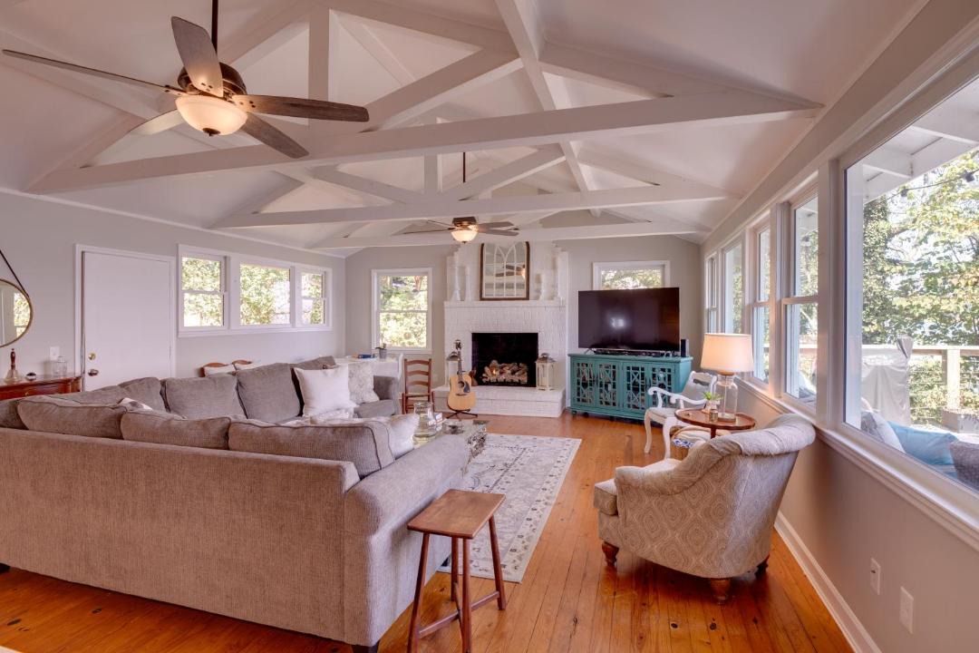 Photo of Livingroom in Groveoak