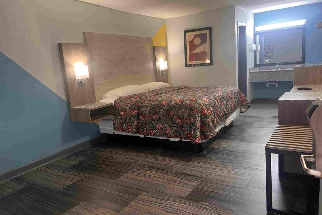 Photo of Bedroom in Talladega
