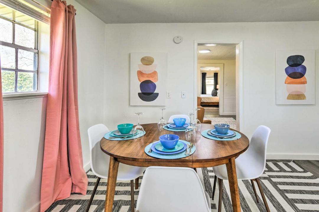 Photo of Livingroom in Enterprise