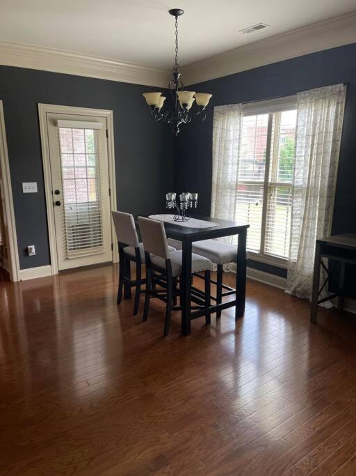Photo of Livingroom in Madison