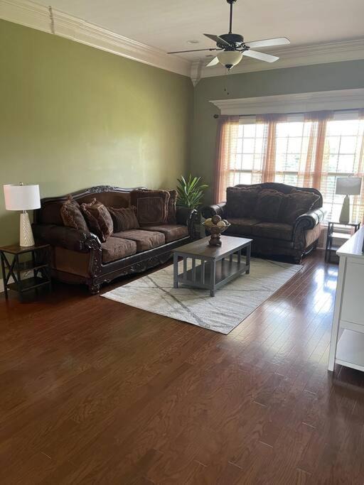 Photo of Livingroom in Madison