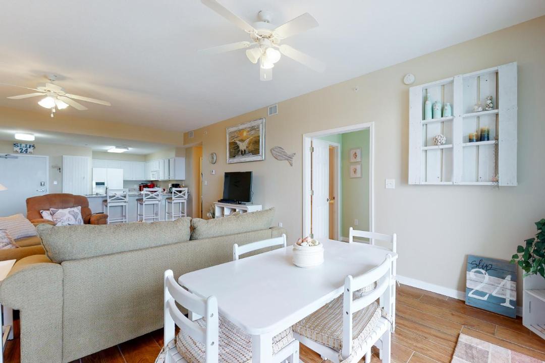 Photo of Livingroom in Fort Morgan Pines