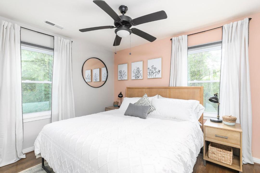 Photo of Bedroom in Crestline Heights