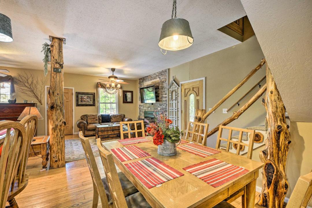 Photo of Livingroom in Guntersville