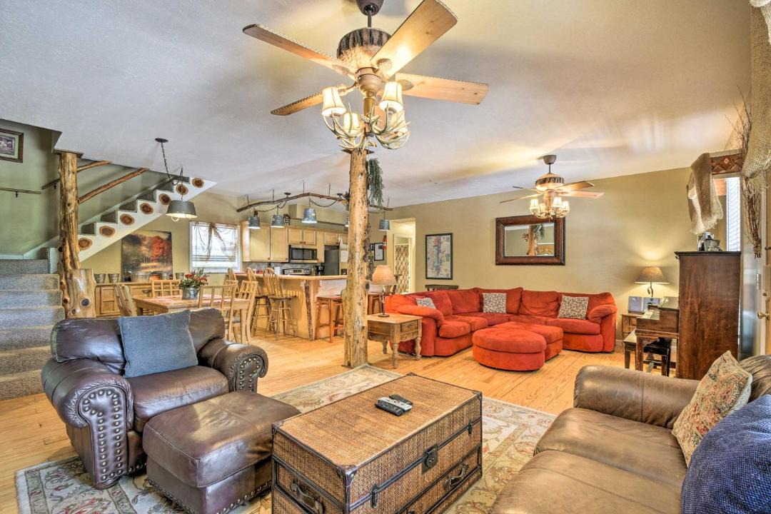 Photo of Livingroom in Guntersville