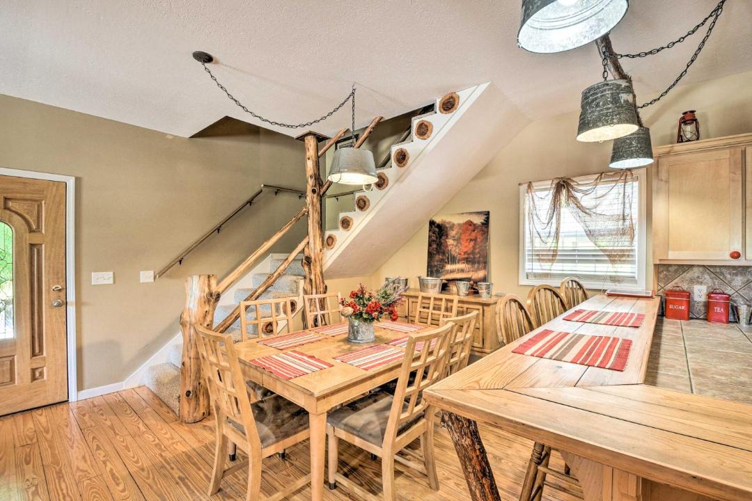Photo of Livingroom in Guntersville