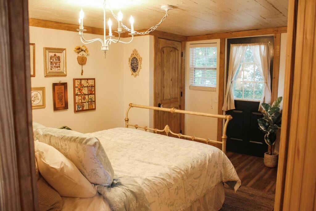 Photo of Bedroom in Opelika