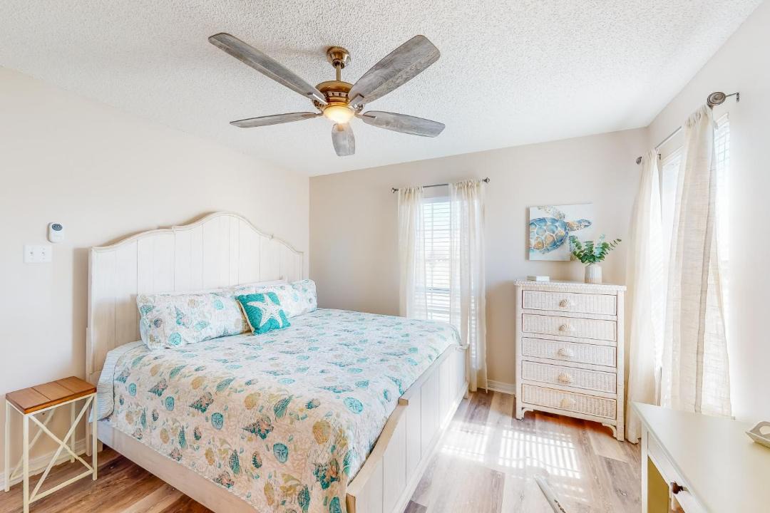 Photo of Bedroom in Silver Cay