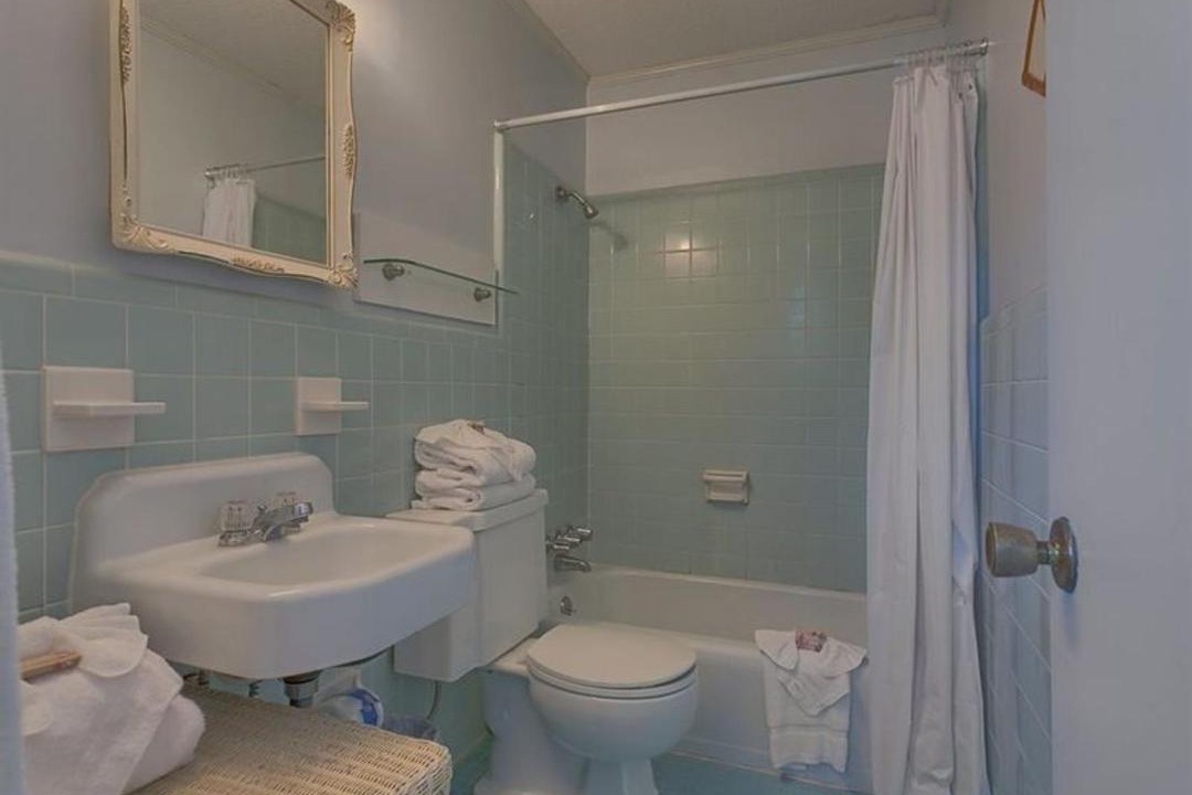 Photo of Bathroom in Surf Side Shores